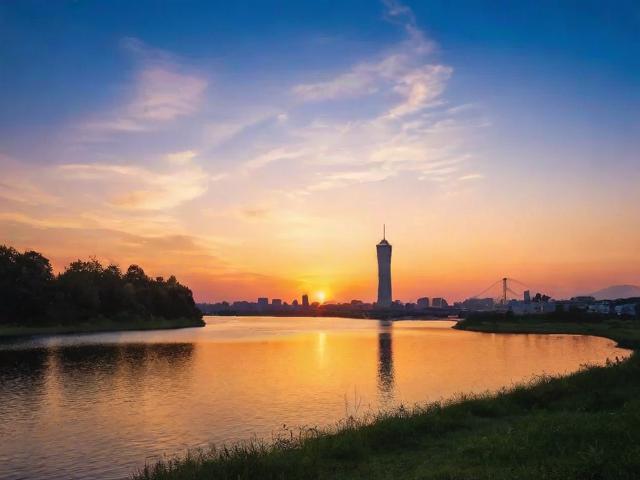 剪辑视频模板网站排名，盘点五大热门平台，助你轻松制作专业视频！